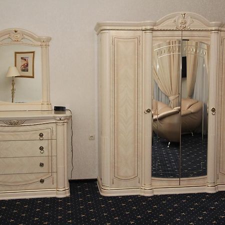 Kleopatra Vip Hotel Kamjanyi Potoki Kültér fotó