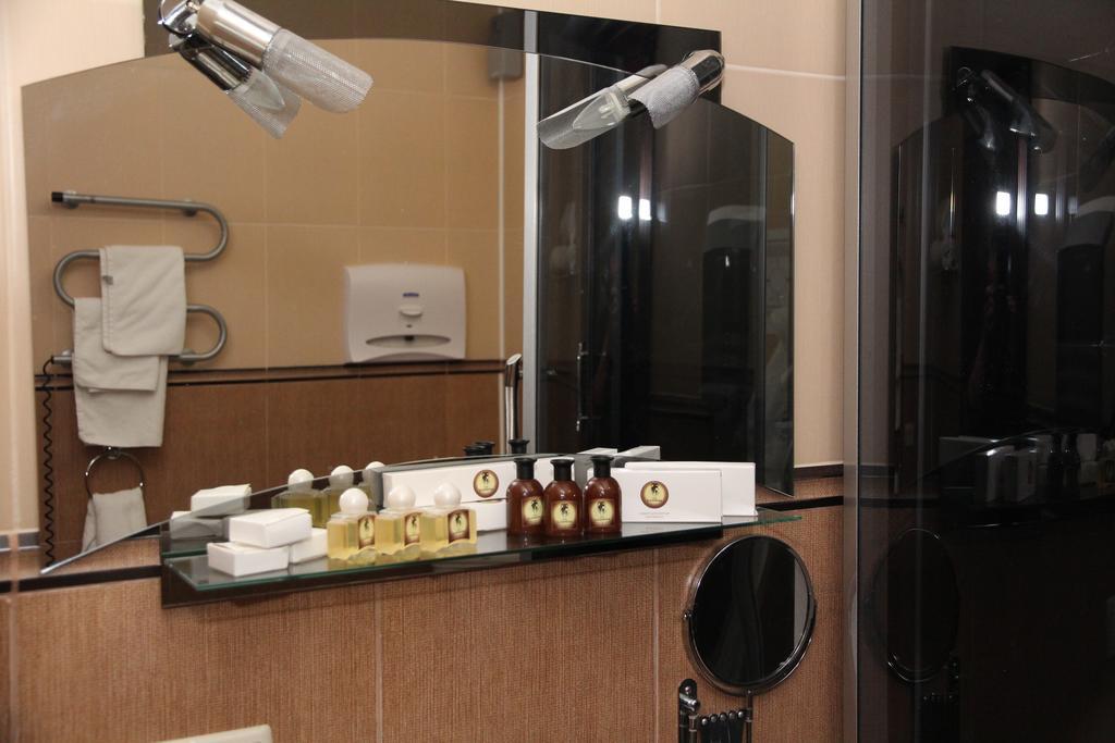 Kleopatra Vip Hotel Kamjanyi Potoki Kültér fotó