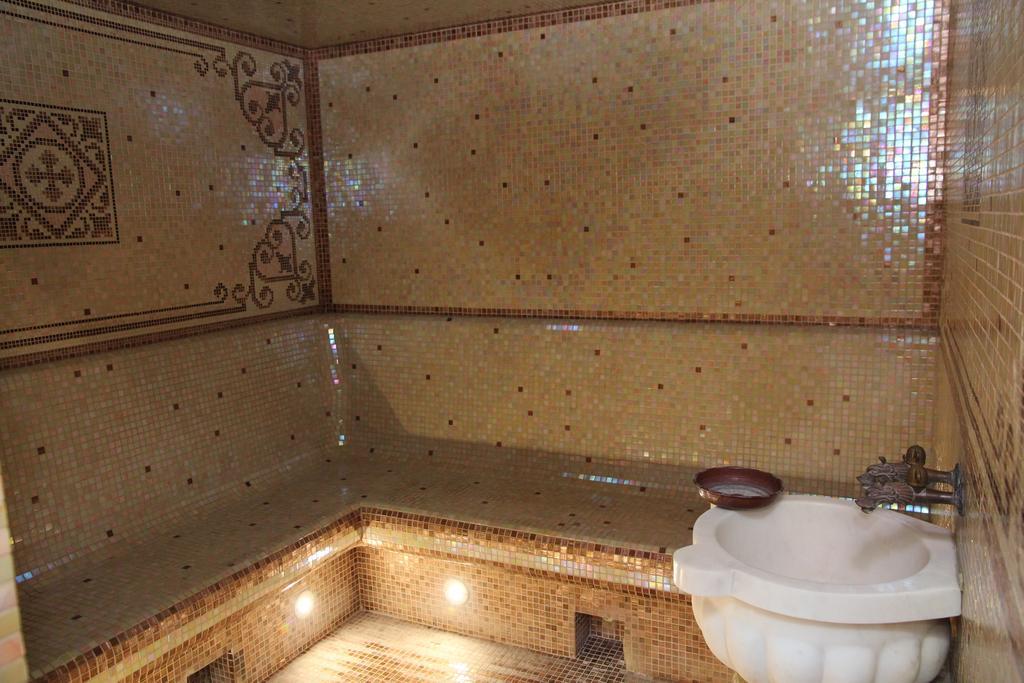 Kleopatra Vip Hotel Kamjanyi Potoki Kültér fotó